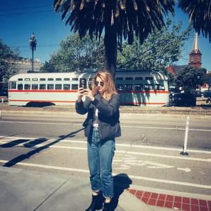 Meet your Posher, Chloe